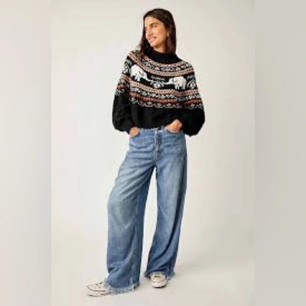 Free People Nellie sweater with elephants size large - Picture 3 of 10